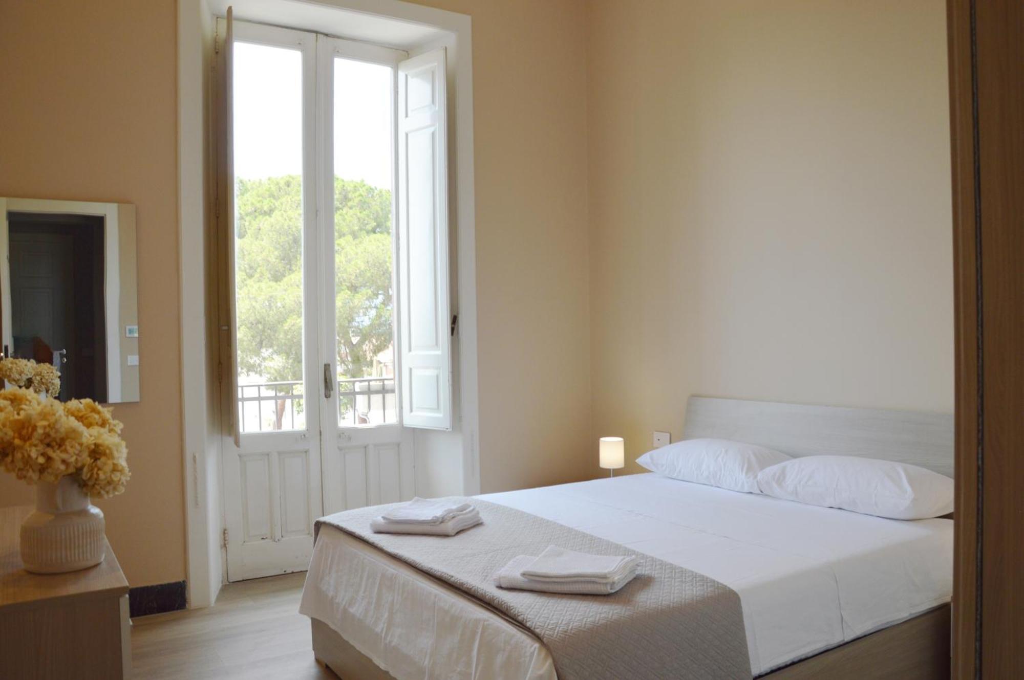 Via Roma Apartment เรจโจ ดี คาลาเบีย ภายนอก รูปภาพ